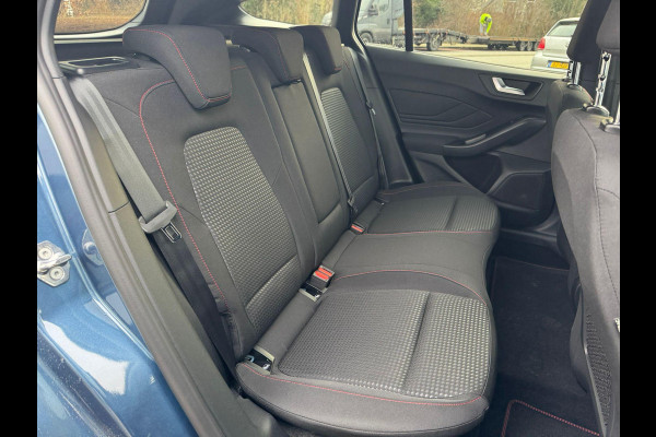 Ford Focus 1.0 EcoBoost Hybrid ST Line Wagon 155pk Automaat | Winter Pack | Chrome Blue | 12.3 inch personaliseerbare Digital Cockpit | Achteruitrijcamera | Draadloos opladen mobiele telefoon | Ford Keyless Entry