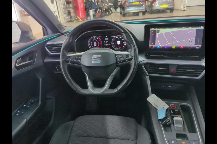 Seat Leon 1.5 eTSI FR Automaat | Panoramadak | Stoelverwarming | Achteruitrijcamera | LED verlichting | Stuurverwarming | Parkeersensoren