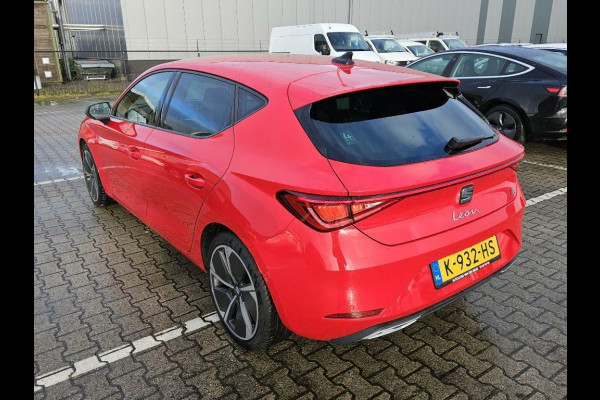 Seat Leon 1.5 TSI FR Launch Edition | LED | Stoelverwarming | Navigatiesysteem | Adaptive cruise control | Apple CarPlay | 18 inch lichtme