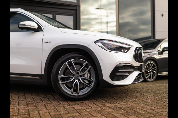 Mercedes-Benz GLA AMG 35 4MATIC | Trekhaak |  Camera | Pano | Sfeerverlichting | Stoelverw.