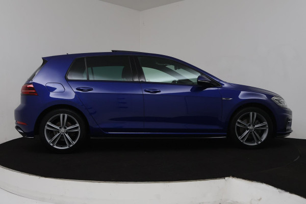 Volkswagen Golf 1.5 TSI Highline Business R Automaat (PANORAMADAK, VIRTUAL, NAVIGATIE, PDC, ADAPTIVE, NL-AUTO, GOED ONDERHOUDEN)