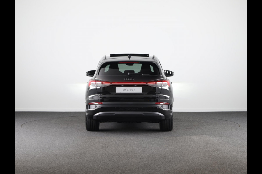 Audi Q4 e-tron 45 quattro Advanced edition 82 kWh Panoramadak, assistentiepakket, comfortpakket, optiekpakket zwart plus