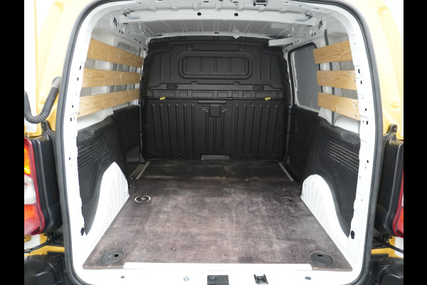 Opel Combo 1.5D L1H1 Edition 13x Op voorraad! 3-Pers. Multimedia-v.b. Geregelde-Airco Cruise Control Bluetooth Elektr.ramen Elektr.spiegels Schuifdeur Betonplex vloer Lat om Lat betimmering Super Nette Combo! 1230kg trekvermogen Super nette Combo!