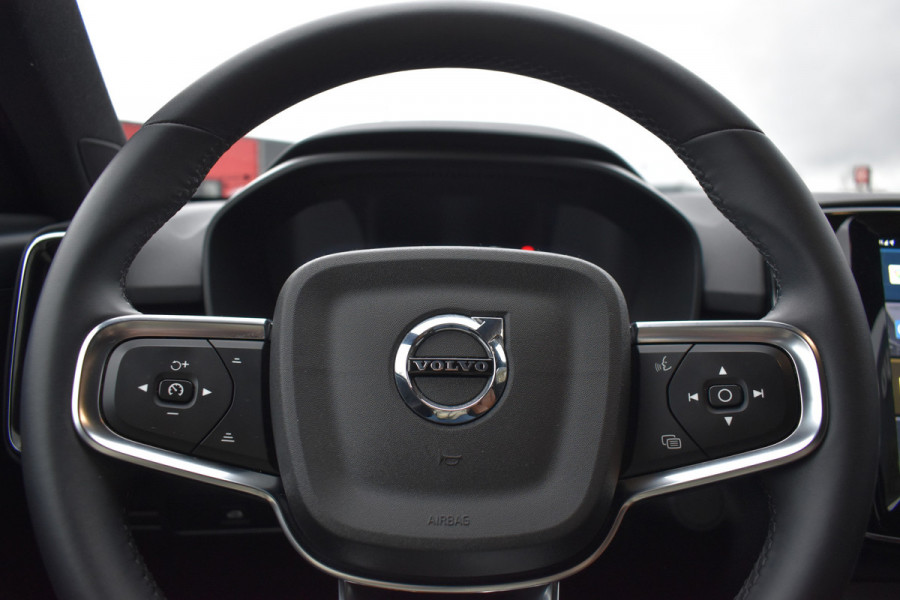 Volvo XC40 Recharge Core 70 kWh | Trekhaak | Interieur voorverwarming/(koeling) | Stoelverwarming- Stuurverwarming | Camera