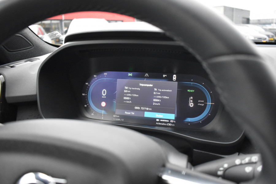 Volvo XC40 Recharge Core 70 kWh | Trekhaak | Interieur voorverwarming/(koeling) | Stoelverwarming- Stuurverwarming | Camera