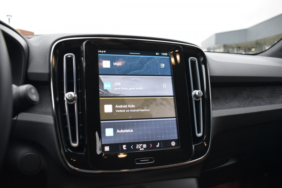 Volvo XC40 Recharge Core 70 kWh | Trekhaak | Interieur voorverwarming/(koeling) | Stoelverwarming- Stuurverwarming | Camera
