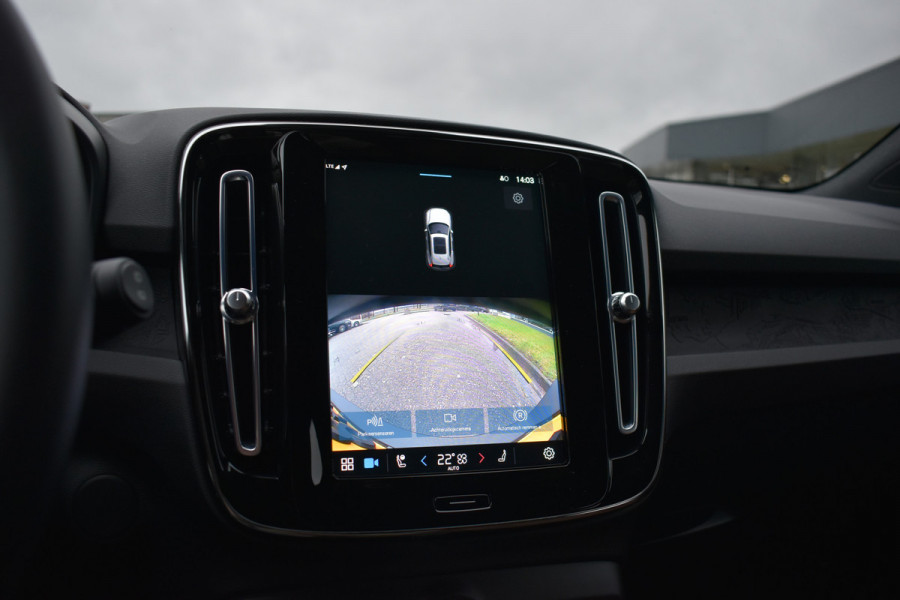 Volvo XC40 Recharge Core 70 kWh | Trekhaak | Interieur voorverwarming/(koeling) | Stoelverwarming- Stuurverwarming | Camera