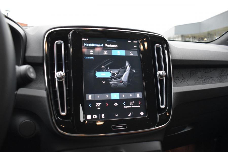 Volvo XC40 Recharge Core 70 kWh | Trekhaak | Interieur voorverwarming/(koeling) | Stoelverwarming- Stuurverwarming | Camera