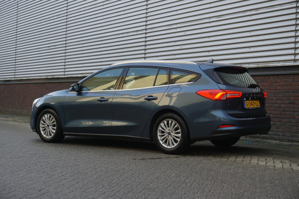 Ford FOCUS Wagon 1.0 EcoBoost 125PK Titanium Winterpakket Ford Focus Wagon 1.0 EcoBoost 125PK Titanium Business 100% Dealeronderhouden.