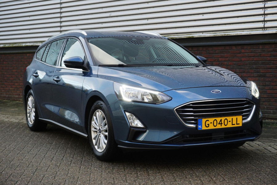 Ford FOCUS Wagon 1.0 EcoBoost 125PK Titanium Winterpakket Ford Focus Wagon 1.0 EcoBoost 125PK Titanium Business 100% Dealeronderhouden.