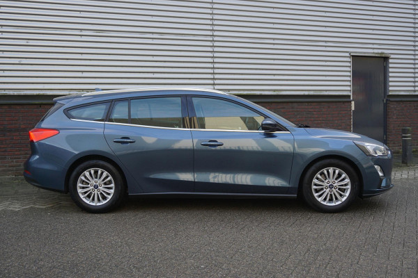 Ford FOCUS Wagon 1.0 EcoBoost 125PK Titanium Winterpakket Ford Focus Wagon 1.0 EcoBoost 125PK Titanium Business 100% Dealeronderhouden.