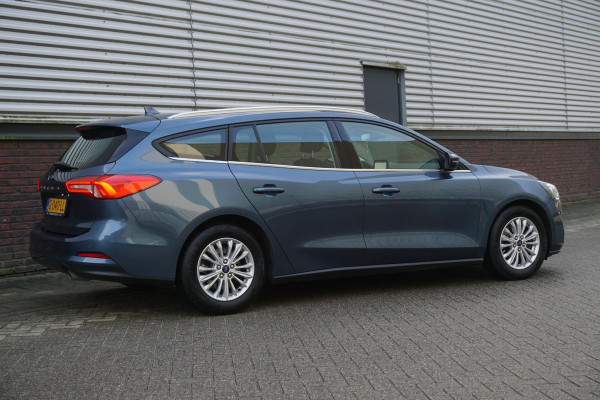 Ford FOCUS Wagon 1.0 EcoBoost 125PK Titanium Winterpakket Ford Focus Wagon 1.0 EcoBoost 125PK Titanium Business 100% Dealeronderhouden.