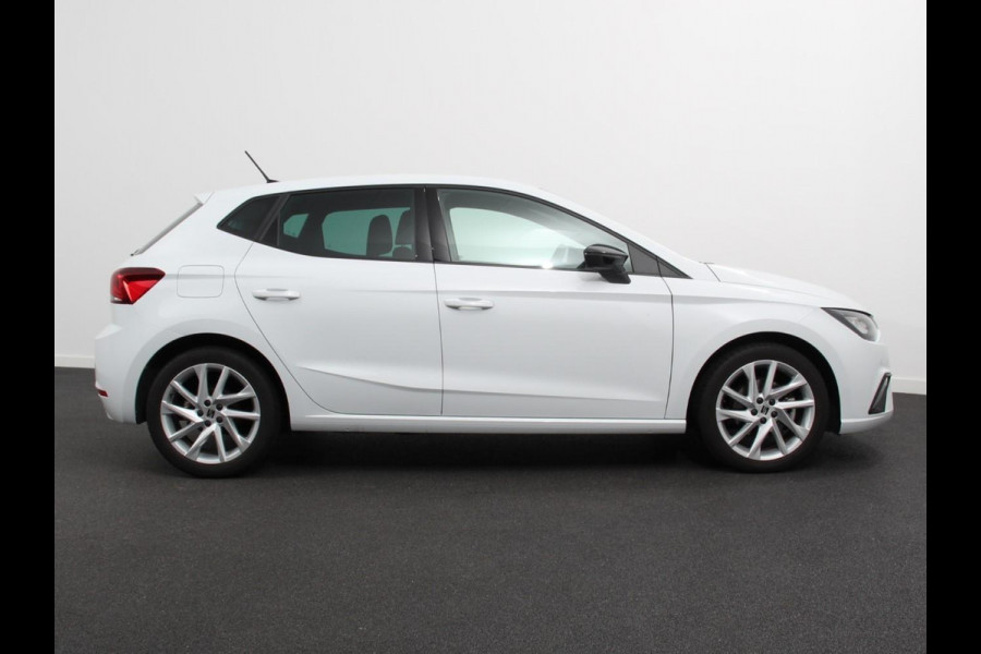 Seat Ibiza 1.0 E-TSI 110pk DSG FR | Adaptive cruise control | Climate control | LED | Verwarmde voorstoelen| Parkeersensoren | Achteruitrij camera | Apple Caplay/ Android Auto