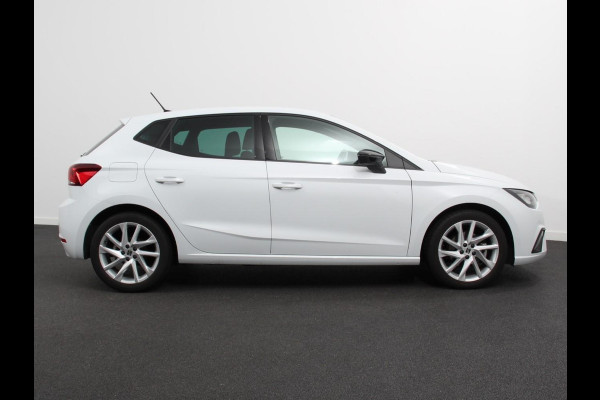 Seat Ibiza 1.0 E-TSI 110pk DSG FR | Adaptive cruise control | Climate control | LED | Verwarmde voorstoelen| Parkeersensoren | Achteruitrij camera | Apple Caplay/ Android Auto