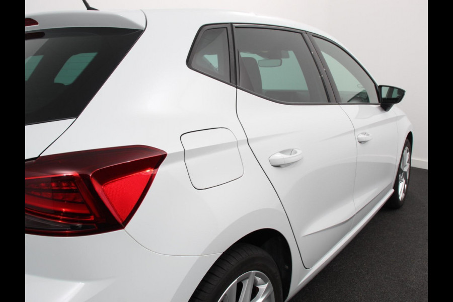 Seat Ibiza 1.0 E-TSI 110pk DSG FR | Adaptive cruise control | Climate control | LED | Verwarmde voorstoelen| Parkeersensoren | Achteruitrij camera | Apple Caplay/ Android Auto