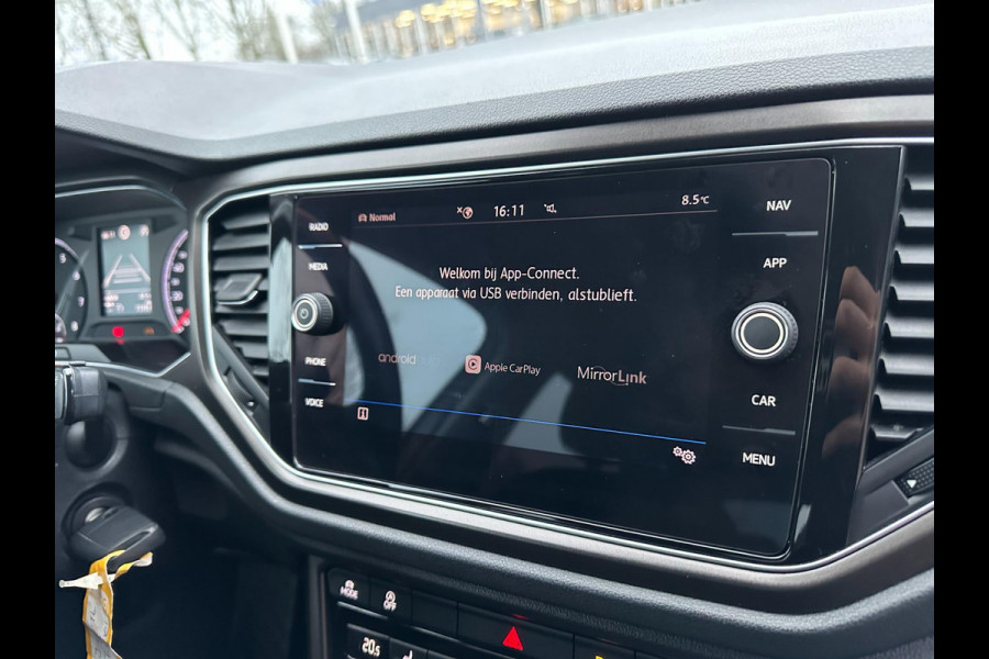 Volkswagen T-Roc 1.5 TSI Sport R-LINE FULL-LED ACC NAVI CARPLAY NEW BANDEN