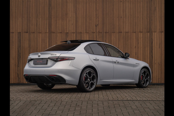 Alfa Romeo Giulia 2.0T 280pk Q4 Competizione | MY24 | Pano-dak | Harman/Kardon