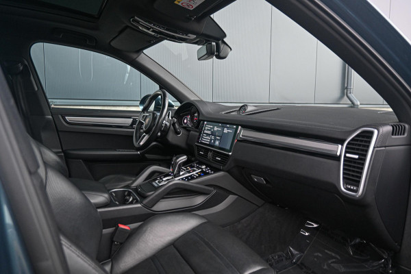 Porsche Cayenne 3.0 *BOSE / Sport-Chrono / Panorama / Stoelventilatie / Luchtvering / Vierwielbesturing / 18-wegs Stoelen + Memory*