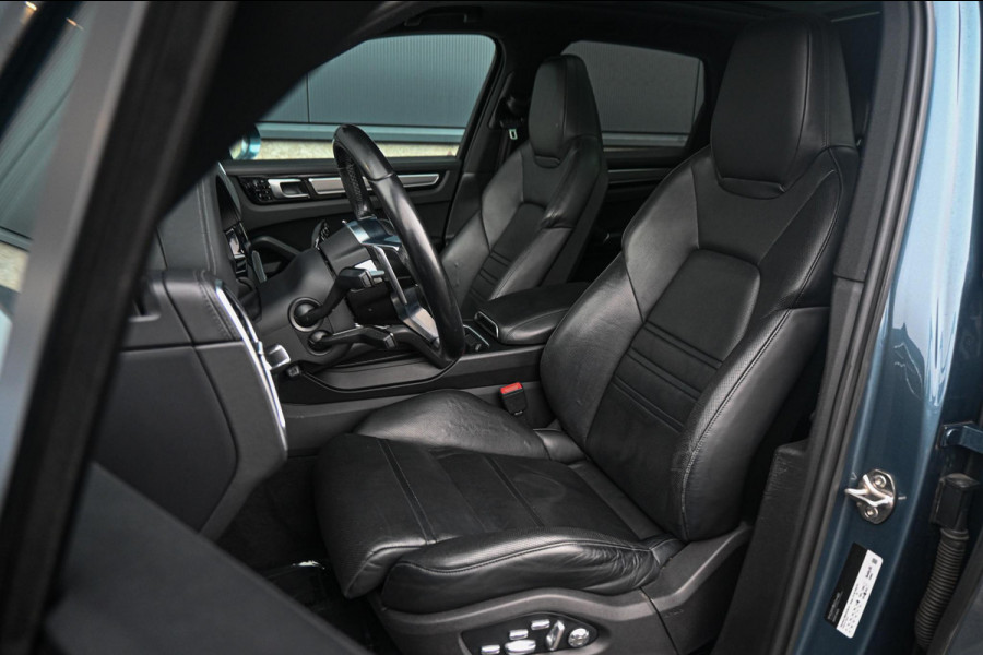 Porsche Cayenne 3.0 *BOSE / Sport-Chrono / Panorama / Stoelventilatie / Luchtvering / Vierwielbesturing / 18-wegs Stoelen + Memory*