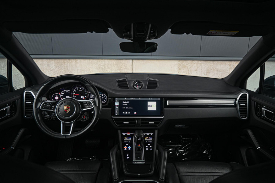 Porsche Cayenne 3.0 *BOSE / Sport-Chrono / Panorama / Stoelventilatie / Luchtvering / Vierwielbesturing / 18-wegs Stoelen + Memory*