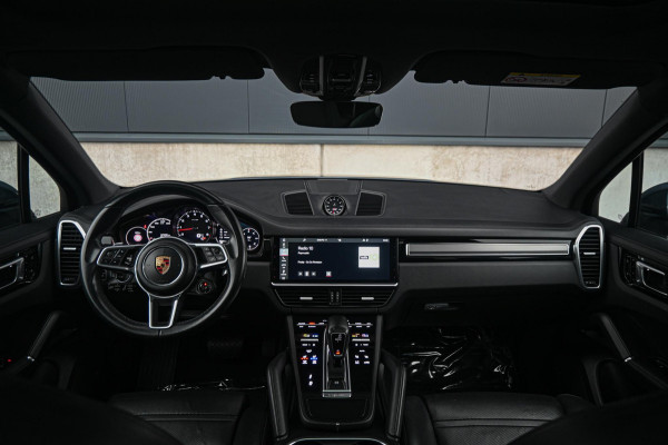 Porsche Cayenne 3.0 *BOSE / Sport-Chrono / Panorama / Stoelventilatie / Luchtvering / Vierwielbesturing / 18-wegs Stoelen + Memory*