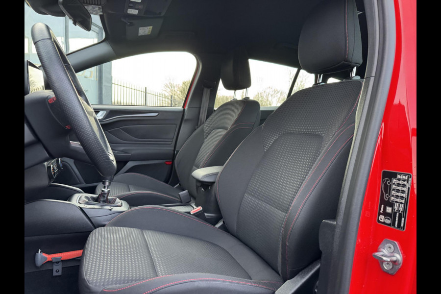 Ford FOCUS Wagon 1.0 EcoBoost ST Line Business 1e Eigenaar,Navi,Clima,Cruise,PDC V+A,125pk,6 Bak,N.A.P,Nieuwe Apk bij Aflevering