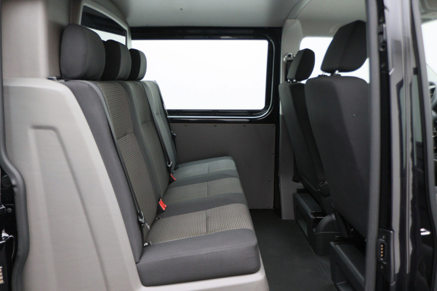 Volkswagen Transporter 2.0 TDI L2H1 DC Comfortline 5-Zits, Airco, Cruise, PDC, Navigatie, Trekhaak, Side-Bars, DAB, 20''