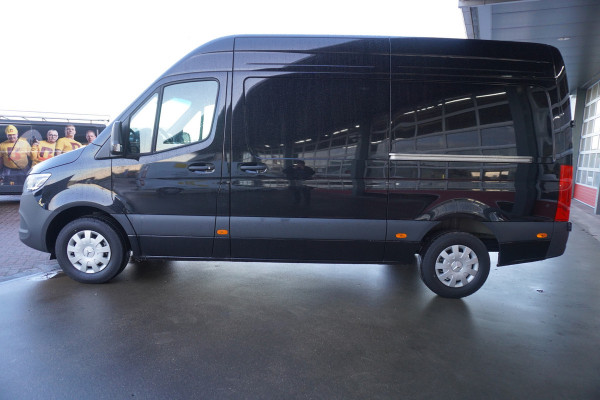 Mercedes-Benz Sprinter 317 CDI 170PK L2H2 Pro automaat Schuifdeur Links en Rechts Nr. V007 | Trekhaak 3.500 KG | Climate | Cruise | Apple/Android | Blis | Camera