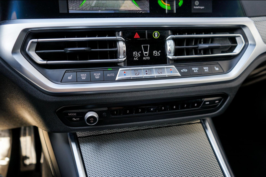 BMW 3 Serie Touring 320d High Executive, M-pakket, Adaptief onderstel, Achteruitrij camera, Adaptieve Cruisecontrol, Apple Carplay