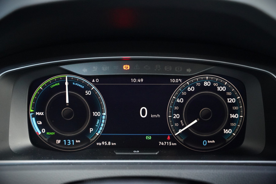 Volkswagen e-Golf E-DITION | Virtual | NAP | Keyless | Apple Carplay | LED | Ambiance Verlichting | BTW | Adaptive Cruise Control | LM. Velgen | Climate Control | Navigatie | PDC |