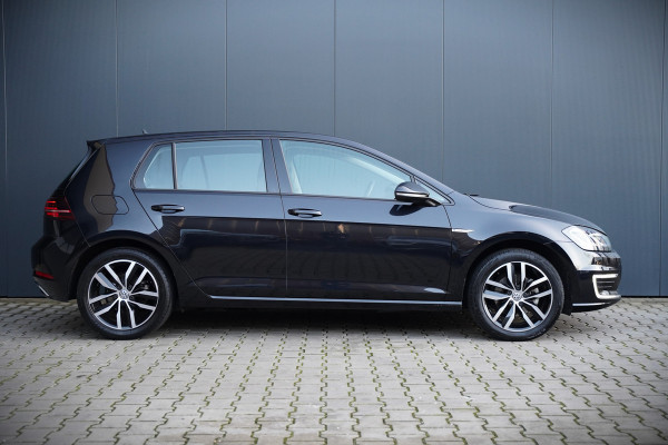 Volkswagen e-Golf E-DITION | Virtual | NAP | Keyless | Apple Carplay | LED | Ambiance Verlichting | BTW | Adaptive Cruise Control | LM. Velgen | Climate Control | Navigatie | PDC |