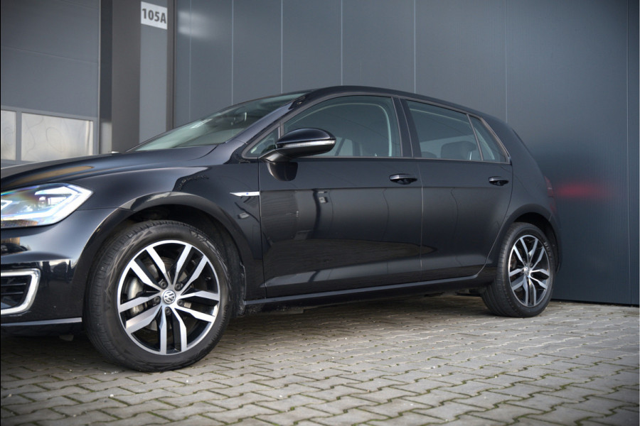 Volkswagen e-Golf E-DITION | Virtual | NAP | Keyless | Apple Carplay | LED | Ambiance Verlichting | BTW | Adaptive Cruise Control | LM. Velgen | Climate Control | Navigatie | PDC |