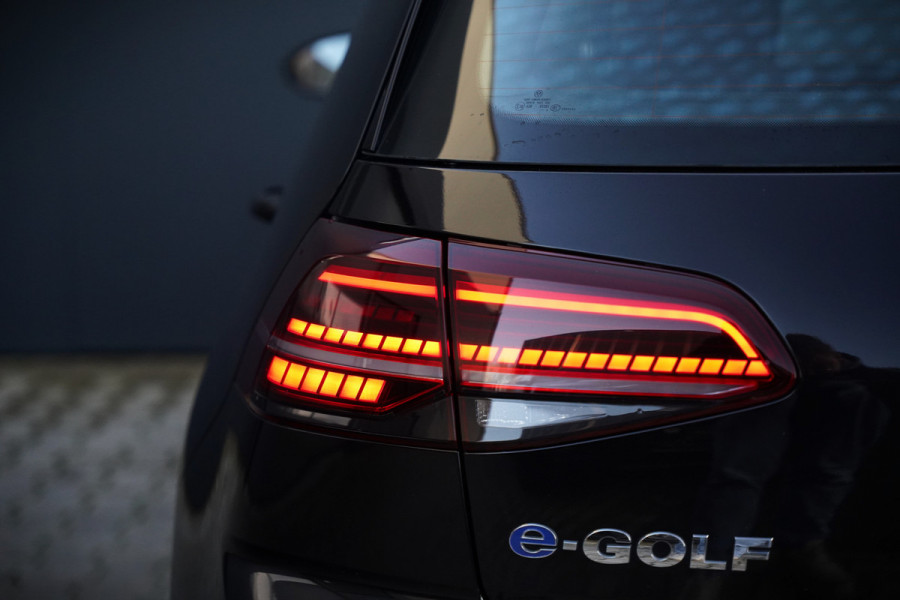 Volkswagen e-Golf E-DITION | Virtual | NAP | Keyless | Apple Carplay | LED | Ambiance Verlichting | BTW | Adaptive Cruise Control | LM. Velgen | Climate Control | Navigatie | PDC |