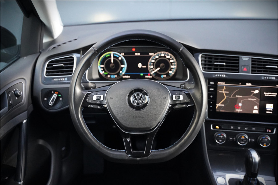 Volkswagen e-Golf E-DITION | Virtual | NAP | Keyless | Apple Carplay | LED | Ambiance Verlichting | BTW | Adaptive Cruise Control | LM. Velgen | Climate Control | Navigatie | PDC |