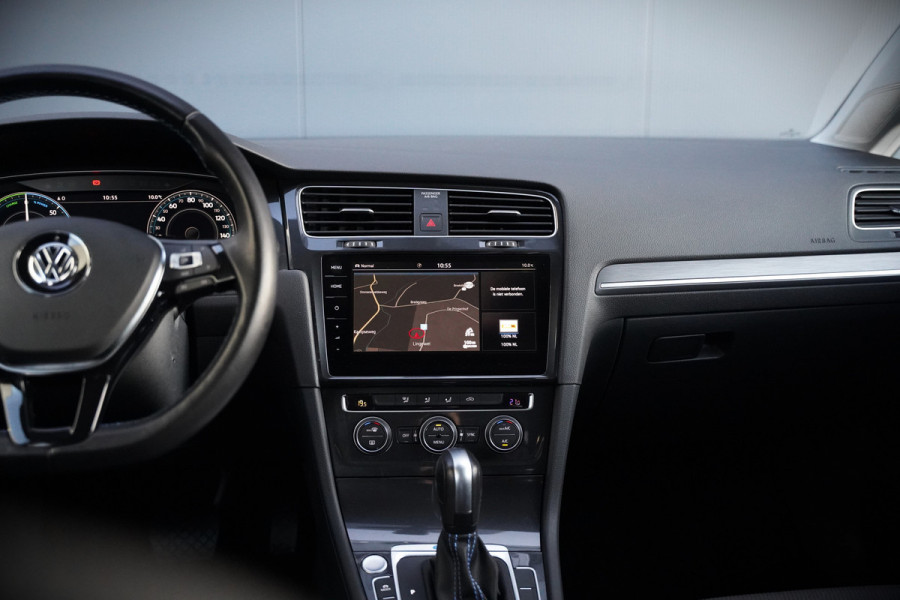 Volkswagen e-Golf E-DITION | Virtual | NAP | Keyless | Apple Carplay | LED | Ambiance Verlichting | BTW | Adaptive Cruise Control | LM. Velgen | Climate Control | Navigatie | PDC |