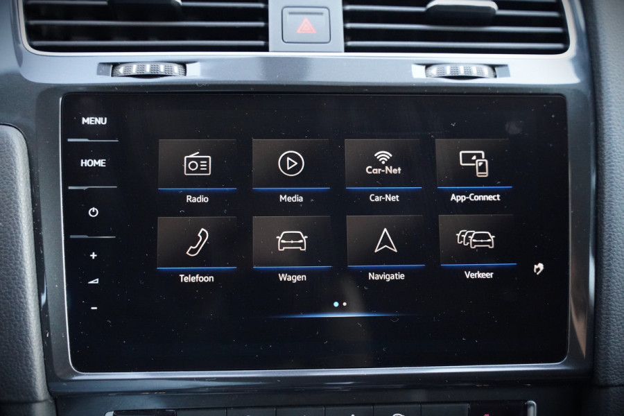 Volkswagen e-Golf E-DITION | Virtual | NAP | Keyless | Apple Carplay | LED | Ambiance Verlichting | BTW | Adaptive Cruise Control | LM. Velgen | Climate Control | Navigatie | PDC |