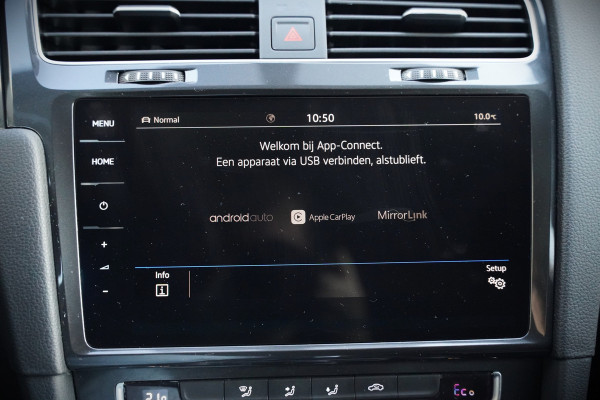 Volkswagen e-Golf E-DITION | Virtual | NAP | Keyless | Apple Carplay | LED | Ambiance Verlichting | BTW | Adaptive Cruise Control | LM. Velgen | Climate Control | Navigatie | PDC |