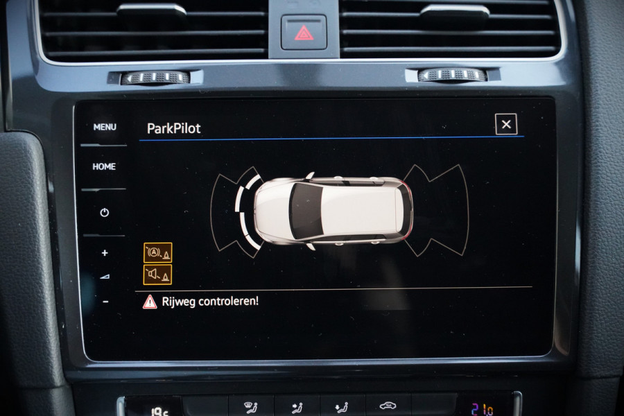 Volkswagen e-Golf E-DITION | Virtual | NAP | Keyless | Apple Carplay | LED | Ambiance Verlichting | BTW | Adaptive Cruise Control | LM. Velgen | Climate Control | Navigatie | PDC |