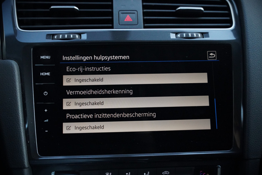 Volkswagen e-Golf E-DITION | Virtual | NAP | Keyless | Apple Carplay | LED | Ambiance Verlichting | BTW | Adaptive Cruise Control | LM. Velgen | Climate Control | Navigatie | PDC |