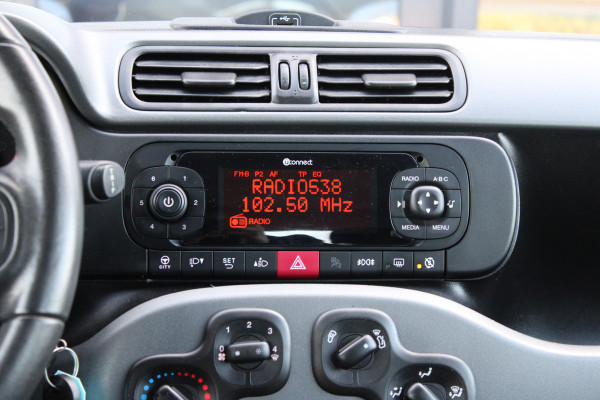 Fiat Panda TwinAir Lounge | All-season banden | Bluetooth | mistlampen