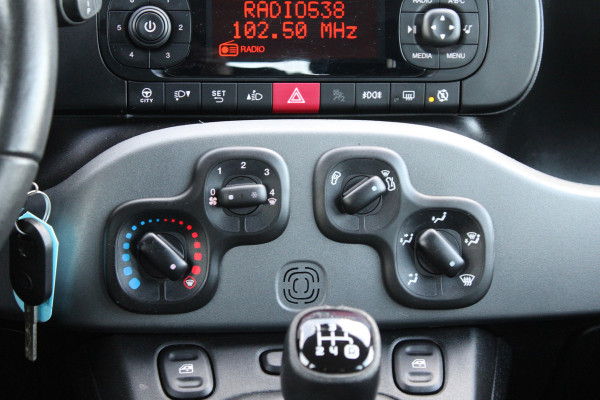 Fiat Panda TwinAir Lounge | All-season banden | Bluetooth | mistlampen