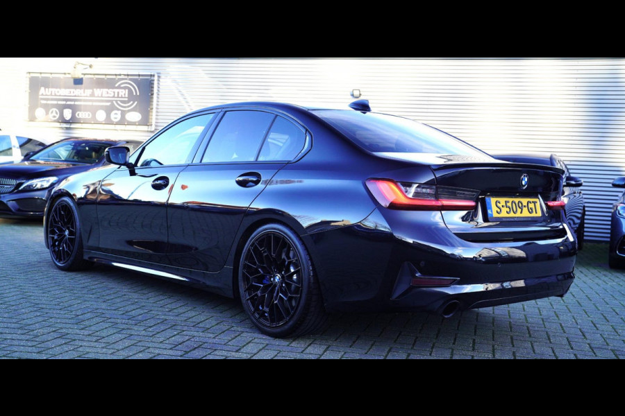 BMW 3-serie 330i High Executive | M-pakket | Stoelverwarming | M-sportvelgen | LED koplampen | Leder/alcantara |