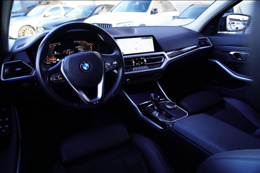 BMW 3-serie 330i High Executive | M-pakket | Stoelverwarming | M-sportvelgen | LED koplampen | Leder/alcantara |