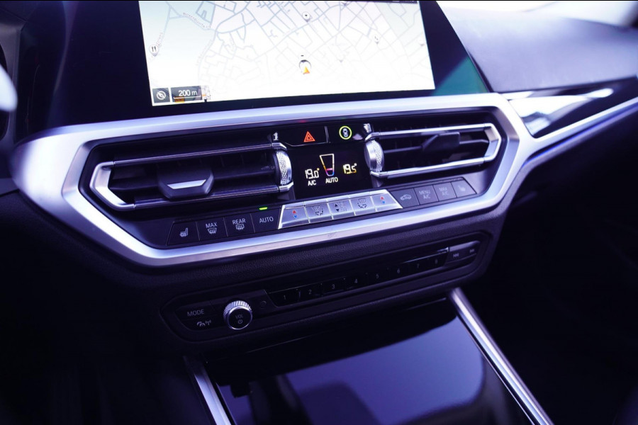 BMW 3-serie 330i High Executive | M-pakket | Stoelverwarming | M-sportvelgen | LED koplampen | Leder/alcantara |