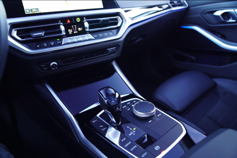 BMW 3-serie 330i High Executive | M-pakket | Stoelverwarming | M-sportvelgen | LED koplampen | Leder/alcantara |