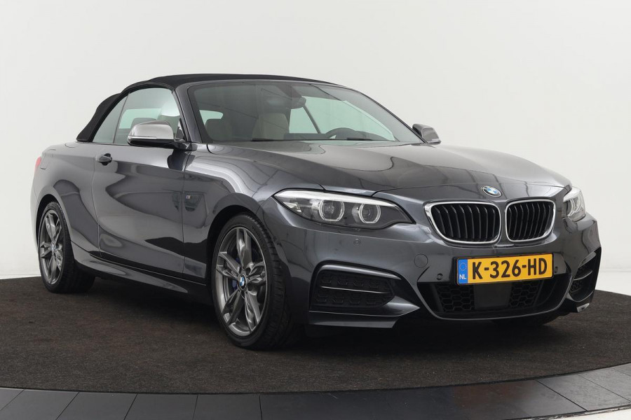 BMW 2 Serie Cabrio M240i | 340pk | Stoelverwarming | Adaptive cruise | Harman/Kardon | Camera | Full LED | Navigatie | Sportstoelen | M Sport