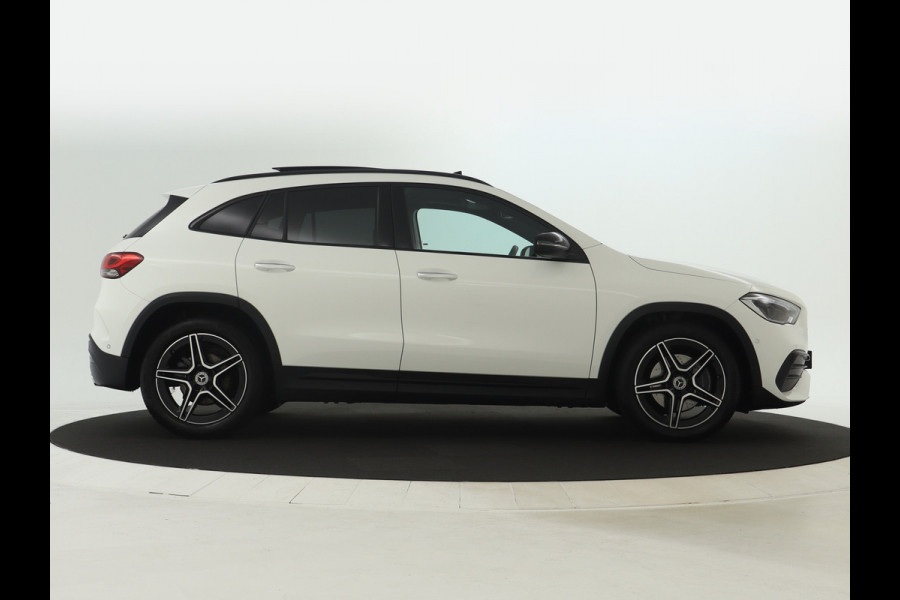 Mercedes-Benz GLA 200 Business Solution AMG Panorama dak elct. | elct. bedienbare voor Stoelen met memory | Navigatie | MBUX wide screen | Parking support | | Inclusief 24 maanden MB Certified garantie voor Europa.