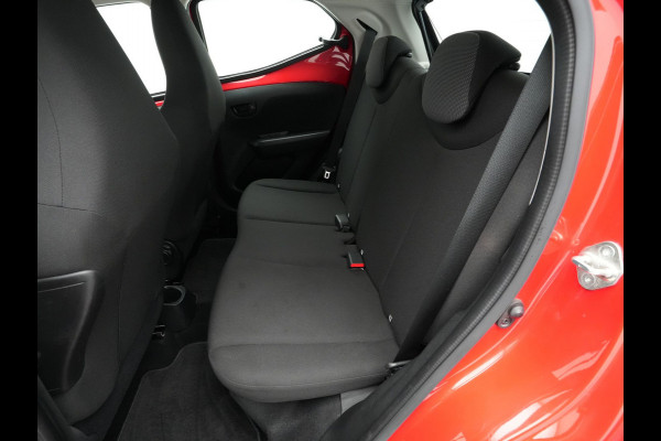 Toyota Aygo 1.0 VVT-i x-fun Airco Bluetooth Elek. Ramen 5-Deurs 268