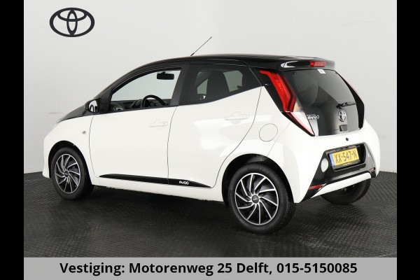 Toyota Aygo 1.0 VVT-i X-PLAY AUTOMAAT BI-TONE AIRCO. CAMERA. GARANTIE TOT 4-2029 !!