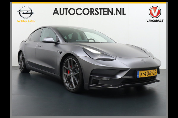 Tesla Model 3 Performance 513pk Bodykit-Startech-(Brabus) Warmtepomp Elec.-Achterklep AWD  0-100 3,4 sec. 20" FSD-vb. AutoPilot Carbon Spoiler Pdc Wifi Ecc 4wd Rode Remklauwen Carbon-Spoiler Dual Motor Long Range 75kWh 1e Eigenaar, Orig. NL-auto Staalgrijs gewrapt. Carbonlook delen interieur Unieke uitvoering!!